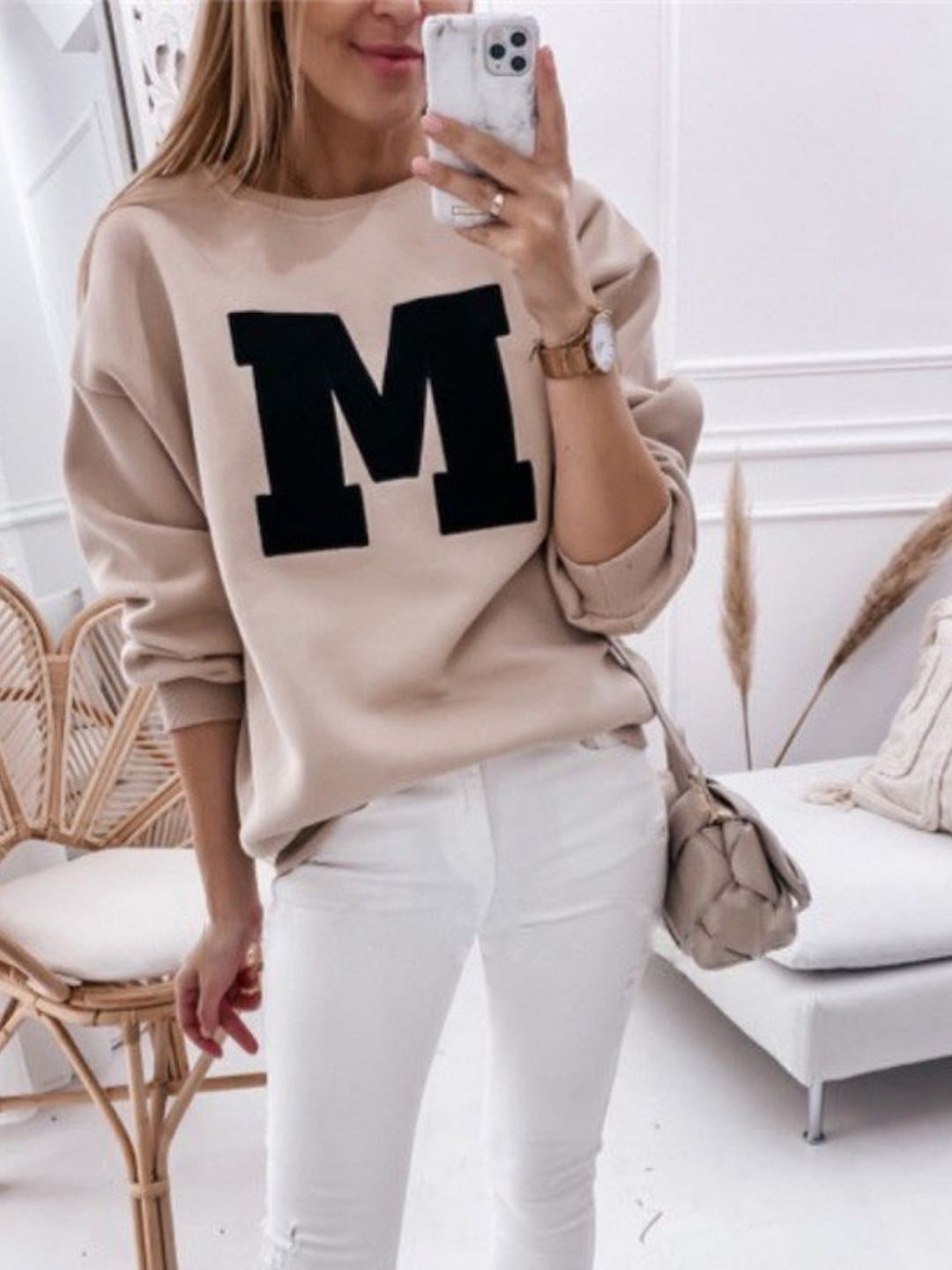 Long-Sleeved Round Neck Sweatshirt
