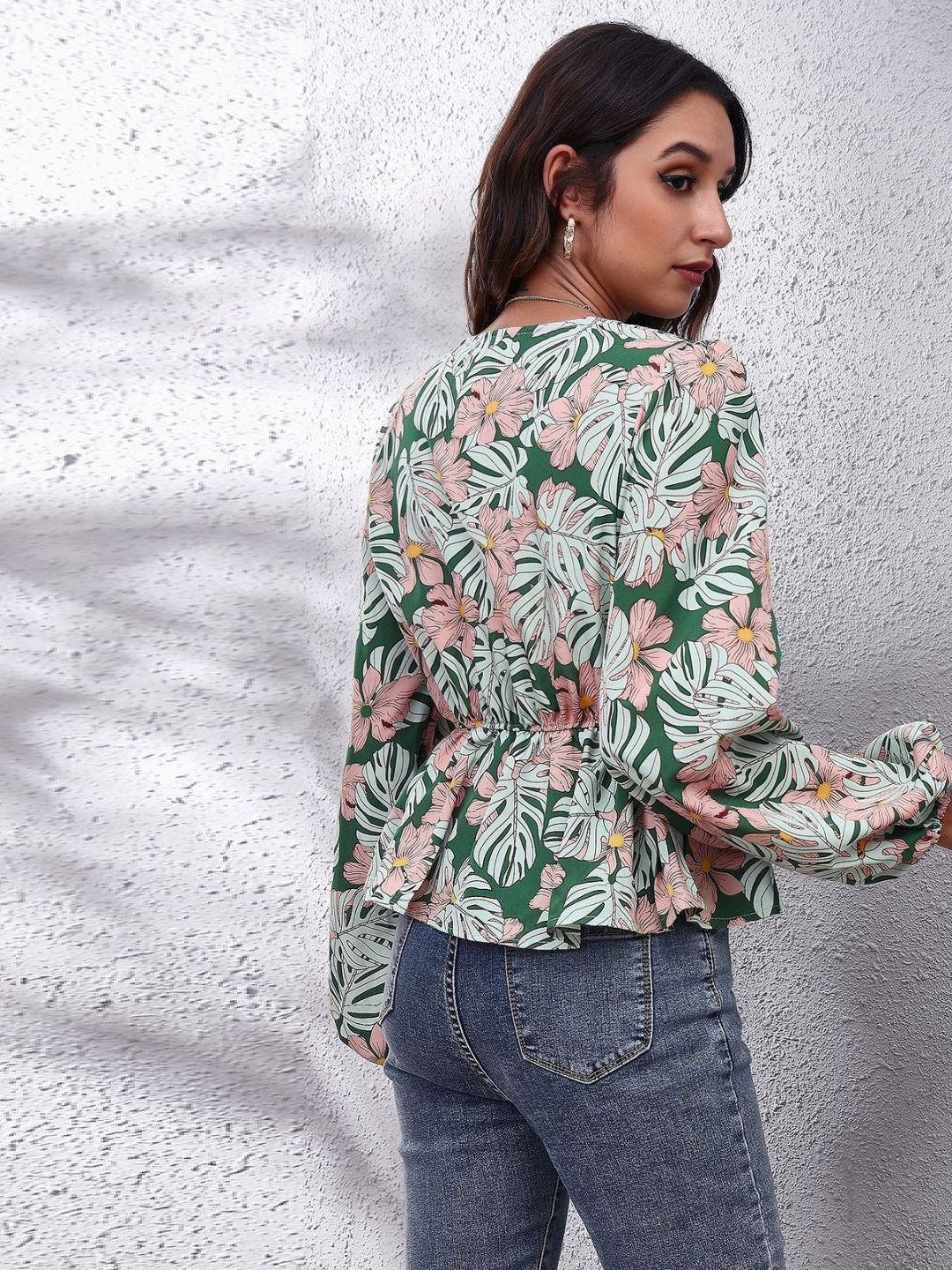 Women Multicolored Floral Print V-Neck Long Sleeve Cinched Waist Top