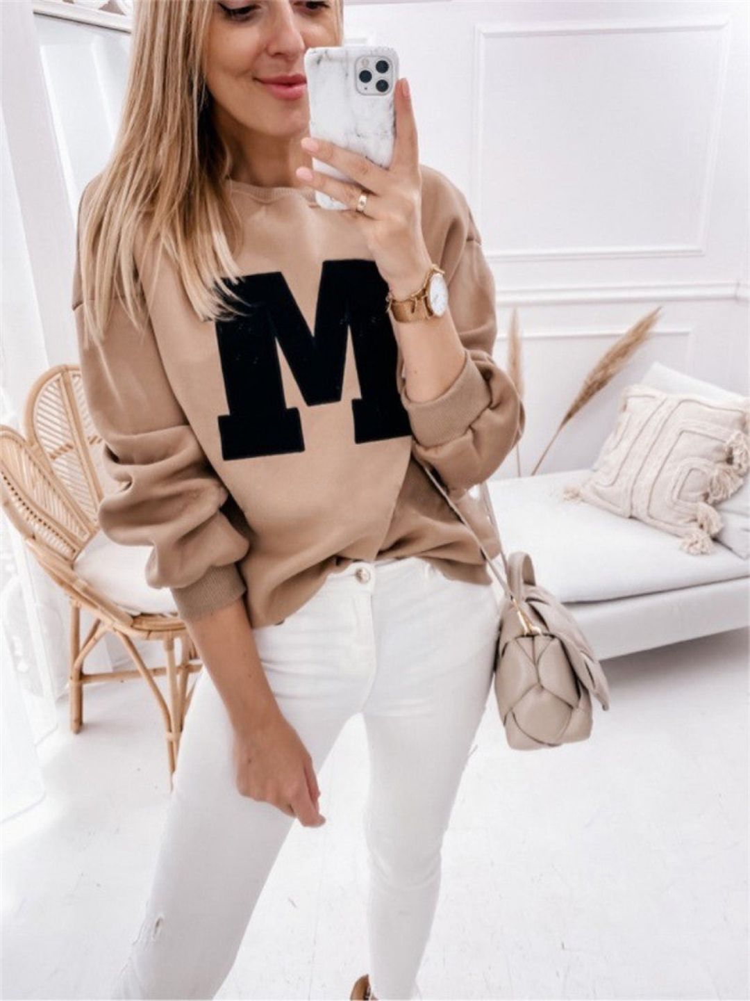 Long-Sleeved  Round Neck Sweatshirt